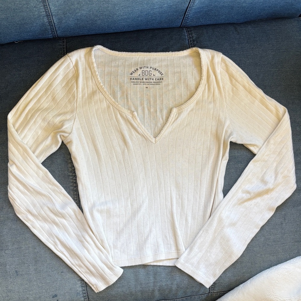 BDG Off-White Ribbed V-Neck Blouse